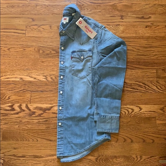 levis pearl snap